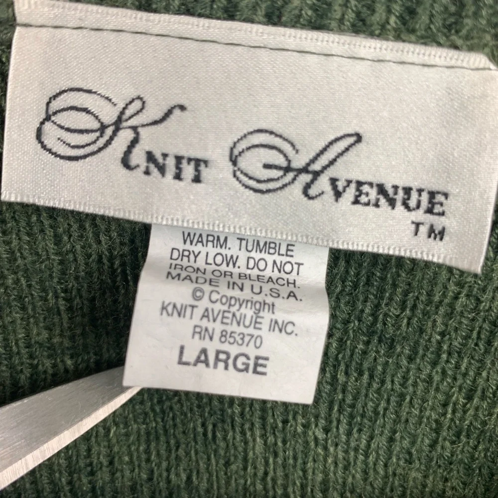 Knit Avenue 100% Acrylic Made In USA Size Large